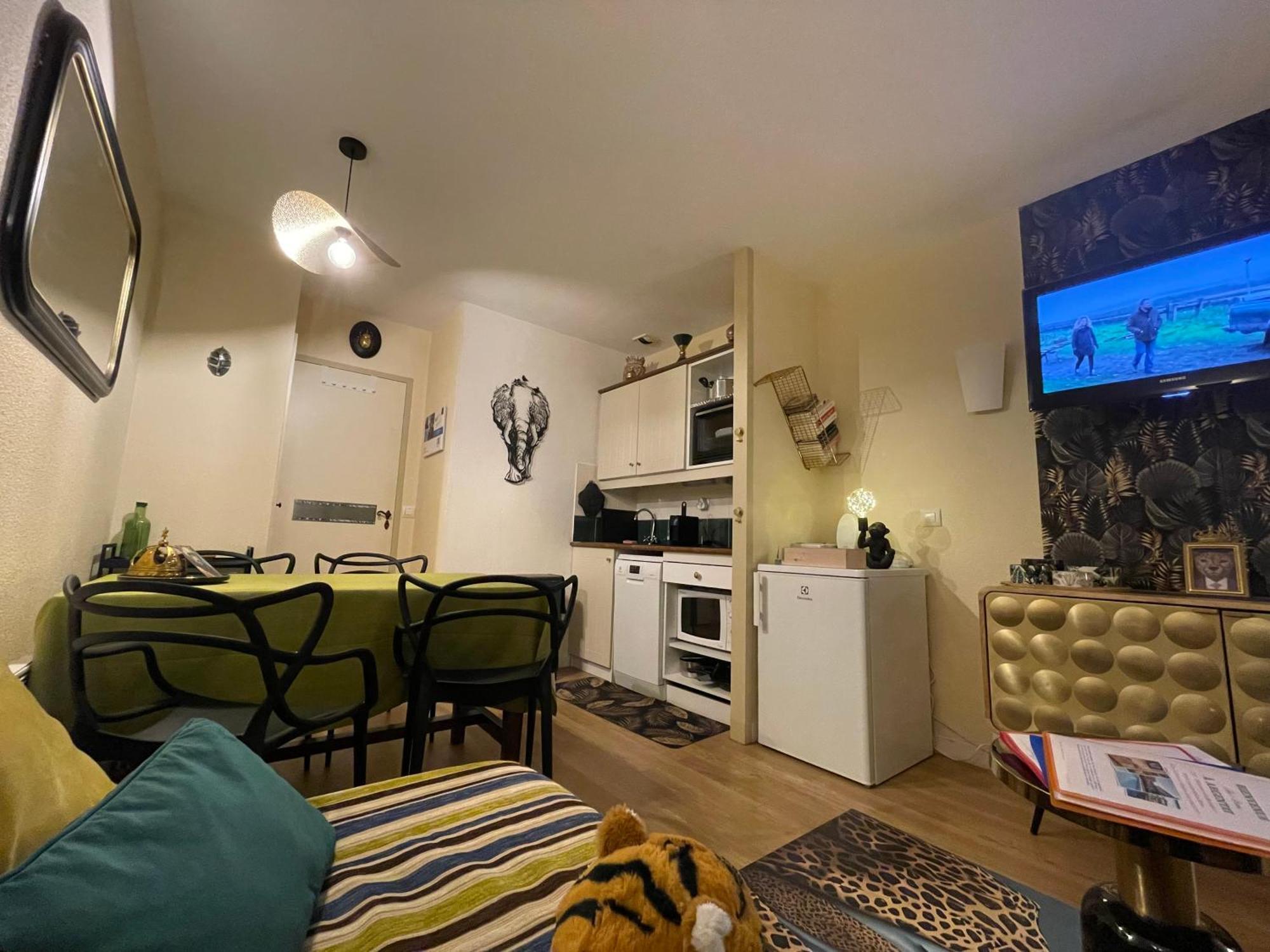 Appartement *A Setting Between Dordogne And Swimming Pool* à Argentat Extérieur photo